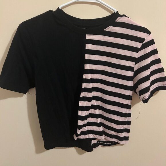 Black & Pink Stripe Split Boxy Girls Crop T-Shirt - Picture 1 of 1